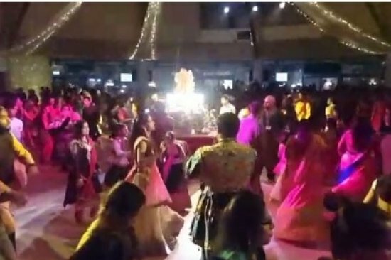 Navrangi Navratri 2016: UK Indians revel in the traditional magic of garba and dandiya in London Navrangi Navratri 2016 - Brent Civic Centre